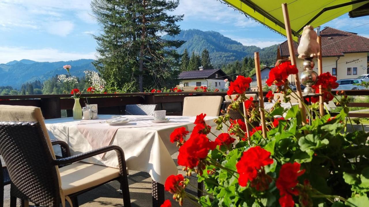 Kraners Alpenhof Bio Bed And Breakfast Pension Weissensee Exterior photo