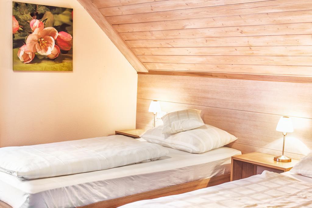 Kraners Alpenhof Bio Bed And Breakfast Pension Weissensee Exterior photo